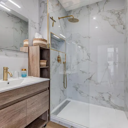 Les Grands Cedres - Wifi, Ac, Parking Lägenhet